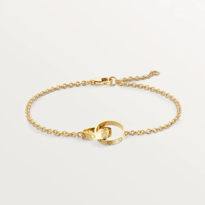 Love-Armband, an Kette