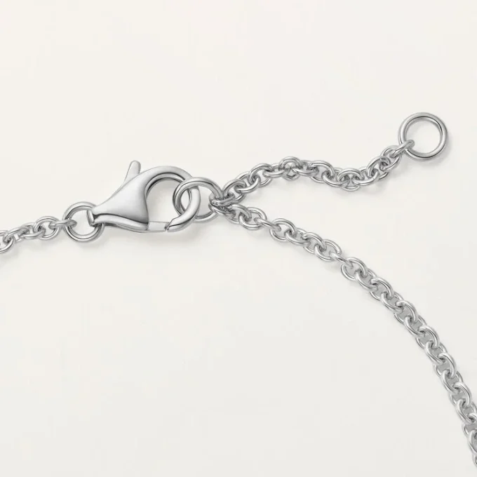 Love-Armband, an Kette