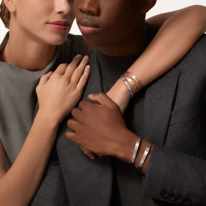 Love-Armband, klassisches Modell, gebürstet, 4 Diamanten