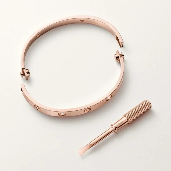 Love-Armband, klassisches Modell, gebürstet, 4 Diamanten