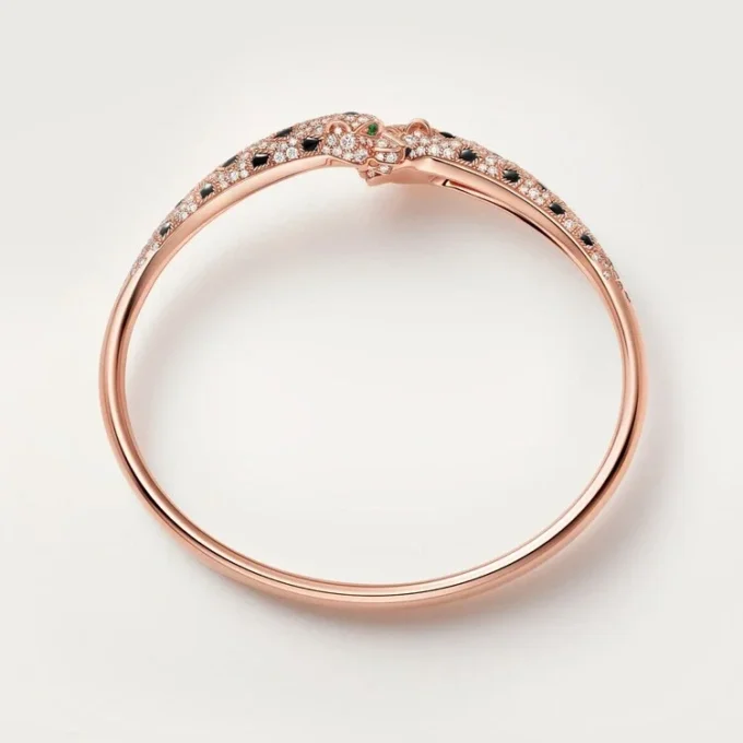 Panthere de Cartier Armband, kleines Modell, halb mit Diamanten besetzt