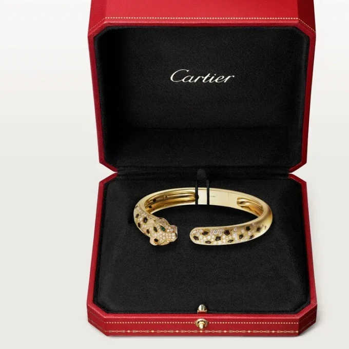 Panthere De Cartier Armband, mittleres Modell, halb pavé-besetzt