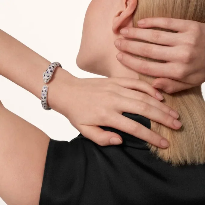 Panthere de Cartier Armband, mittleres Modell, pavé-besetzt