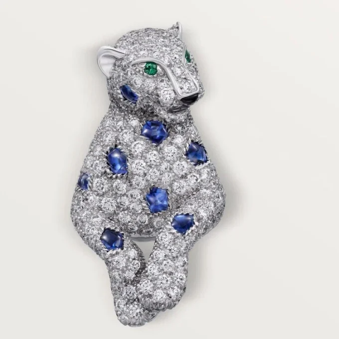 Panthere de Cartier Ohrringe, Saphire, Pavé
