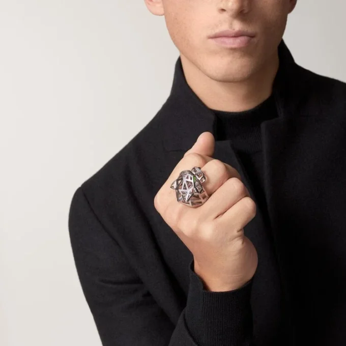 Panthere De Cartier Ring – Weißgold ohne Rhodinierung, Tsavorit-Granate, Onyx – Cartier