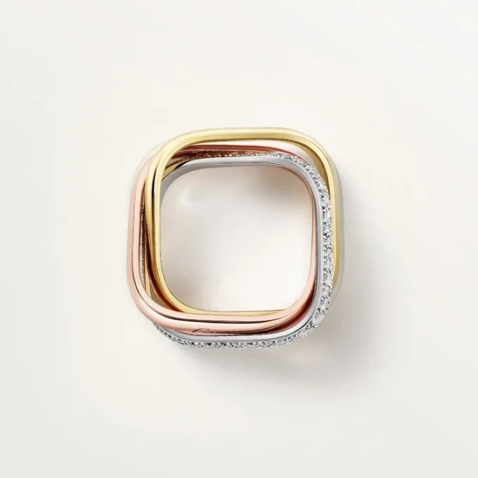 Trinity-Ring, kissenförmig, mittleres Modell, halb pavé-besetzt